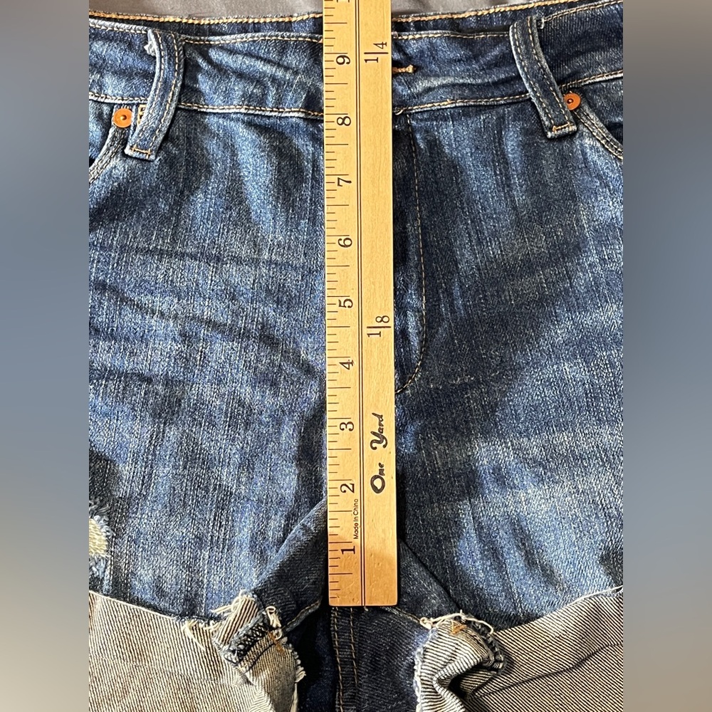 BLANKnyc Fulton Roll Up Short Blue Distressed Denim Sz 30 - Picture 6 of 8